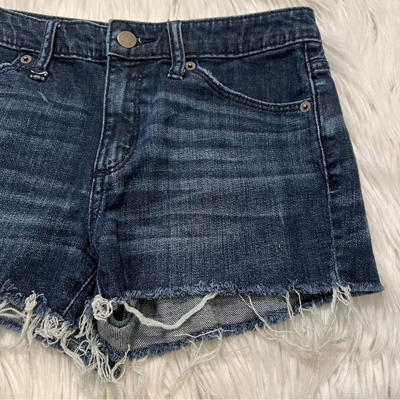 Universal Thread High-Rise Shortie Shorts Dark Wash - Picture 6 of 11